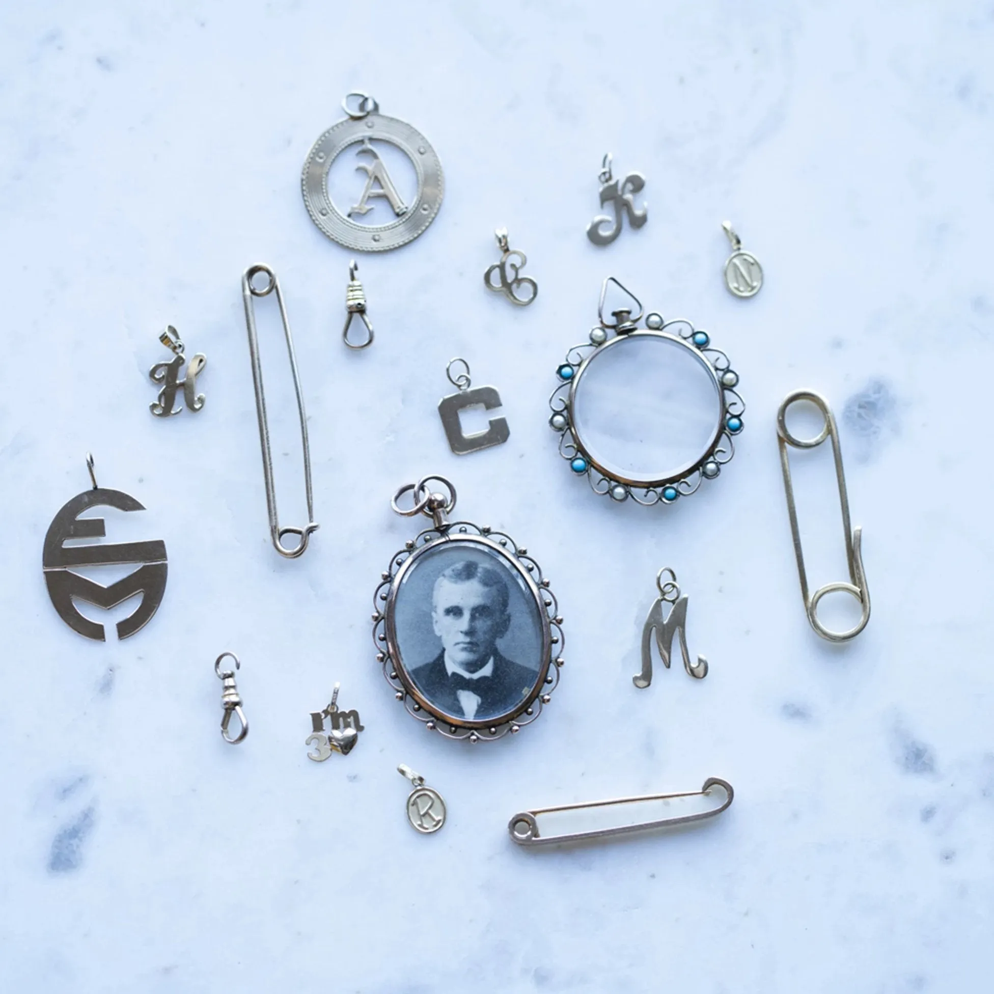 18k N Charm