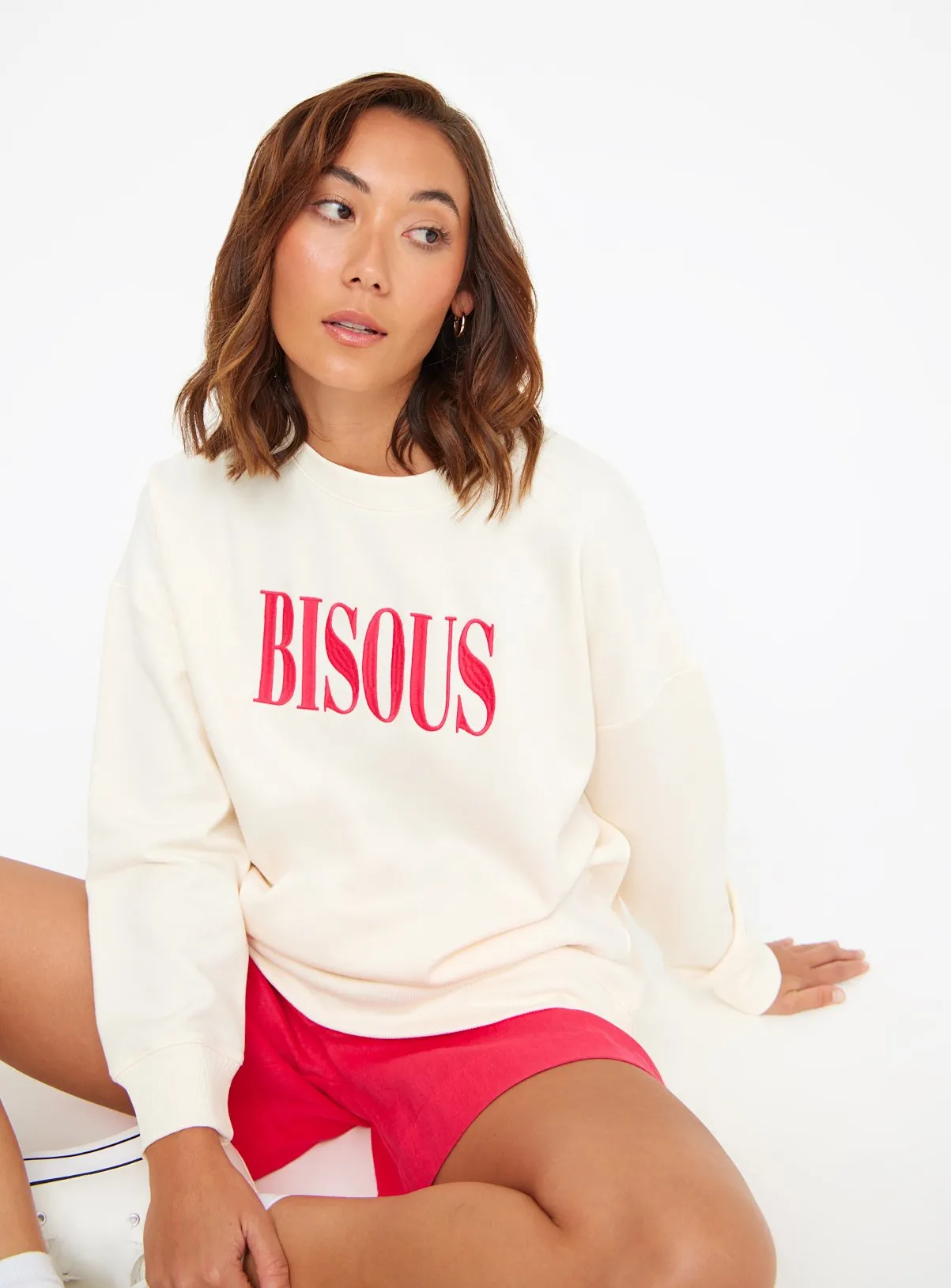 Cream Bisous Graphic Print Oversized Sweatshirt for Women - M Size