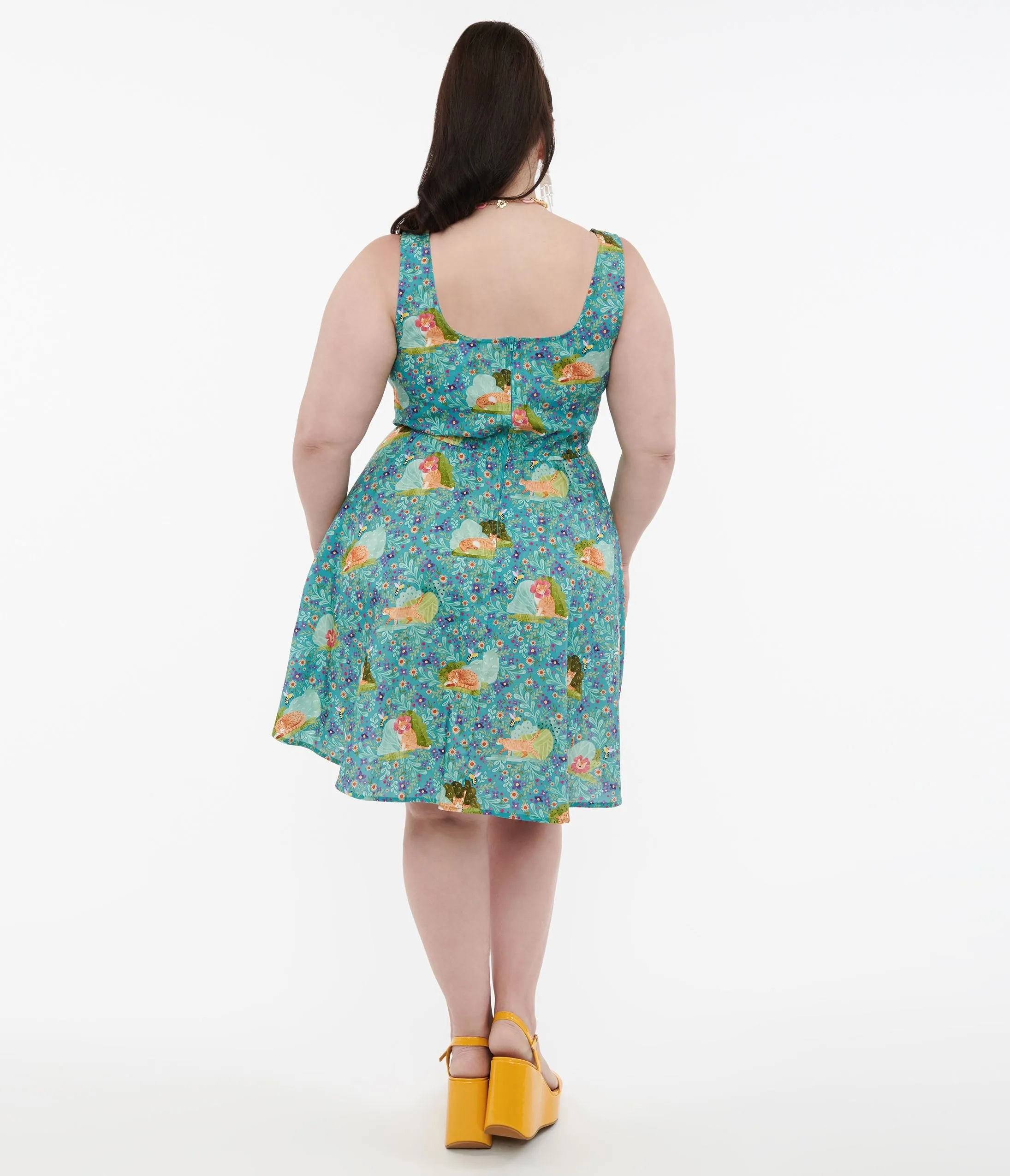 Retrolicious Plus Size Blue Cat Leaf Print Skater Dress