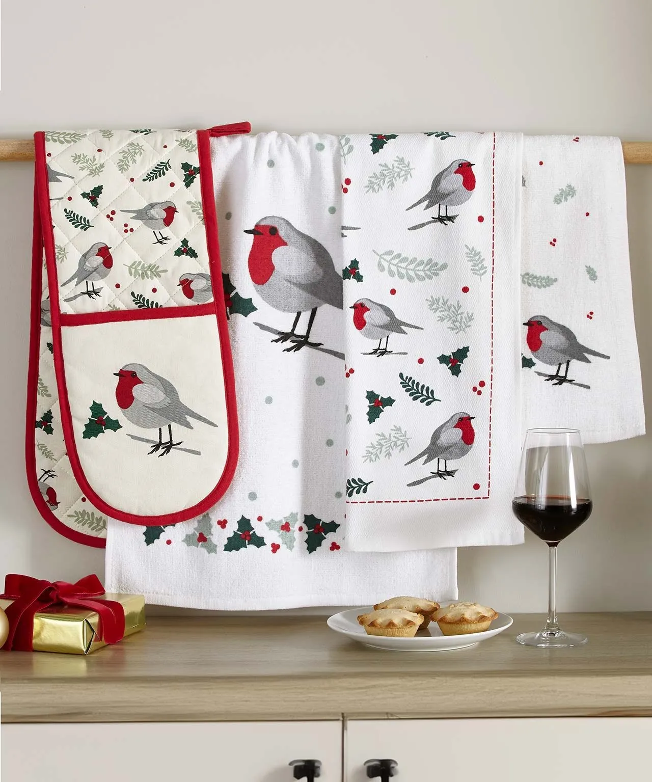 Oven Glove Robin and Tea Towel