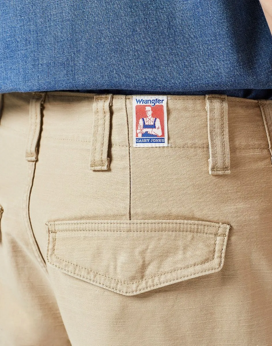 Wrangler Casey Cargo Shorts in Saddle Color